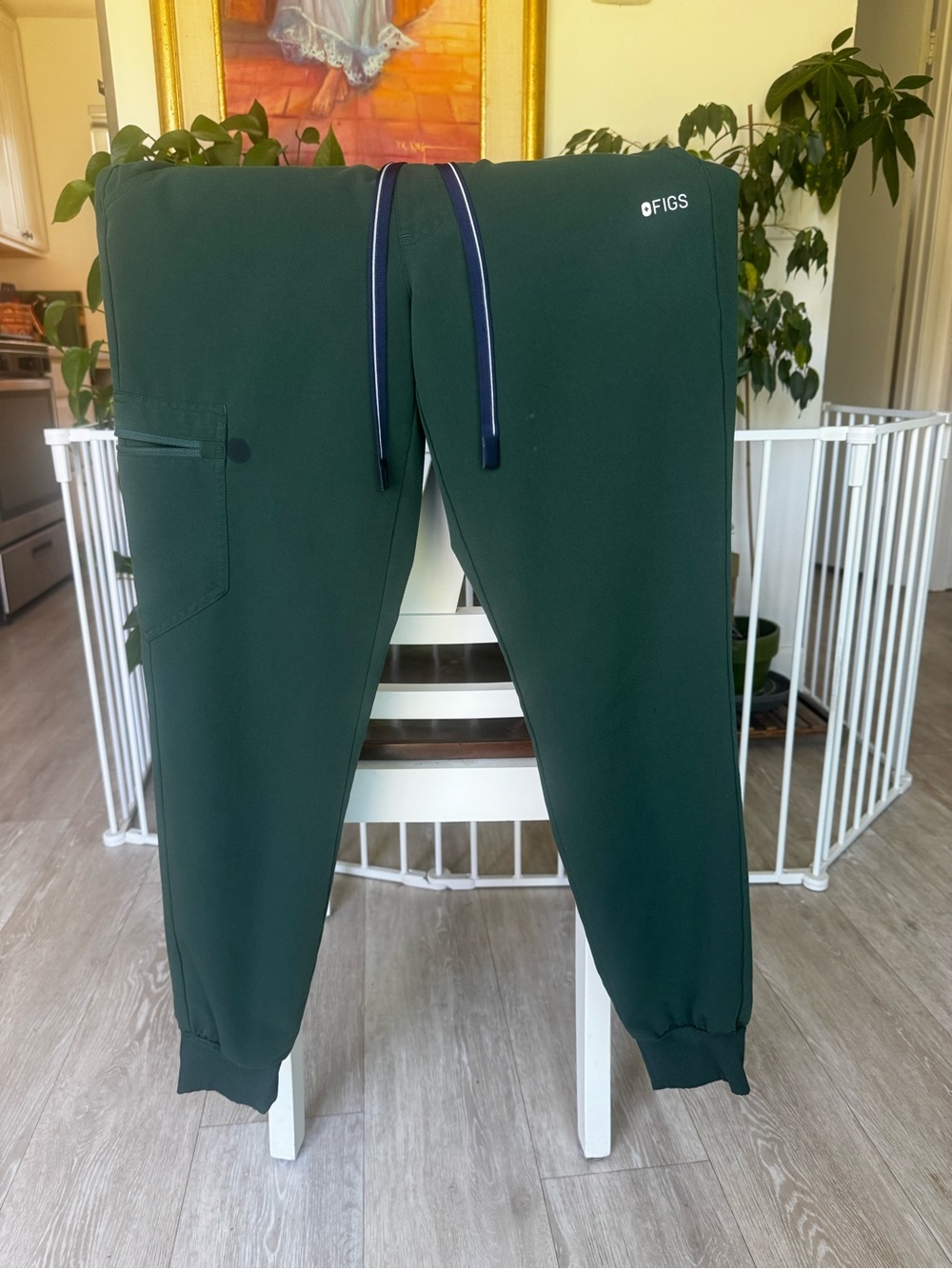 FIGS Women’s “British racing green” Zamora Jogger Pants - Size XS